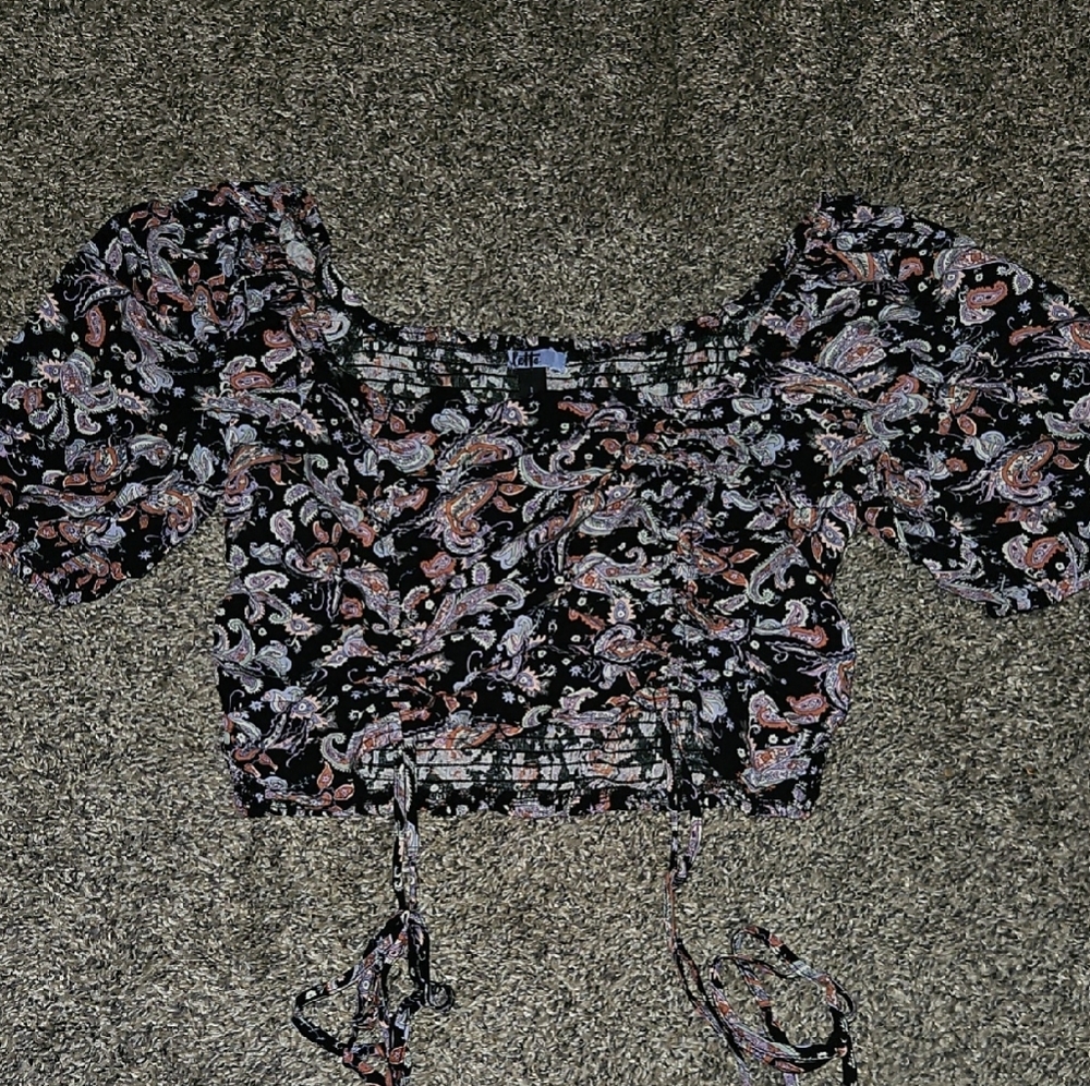 Chic Black Paisley Puff Sleeve Blouse
